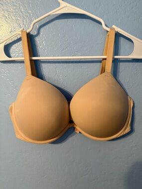 💕 PINK Victoria Secret Push-Up Smooth Nude T-Shirt Bra 36D 💕 3 for $30 SALE!